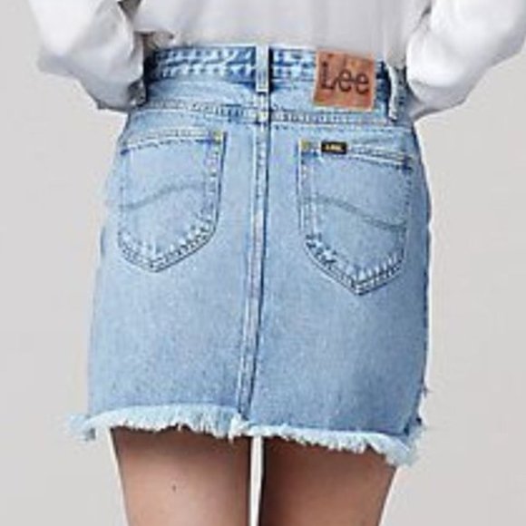 LEE Vintage Modern 26 27 Prairie Blue Distressed High Rise Denim Jean Skirt NWT - Picture 2 of 9